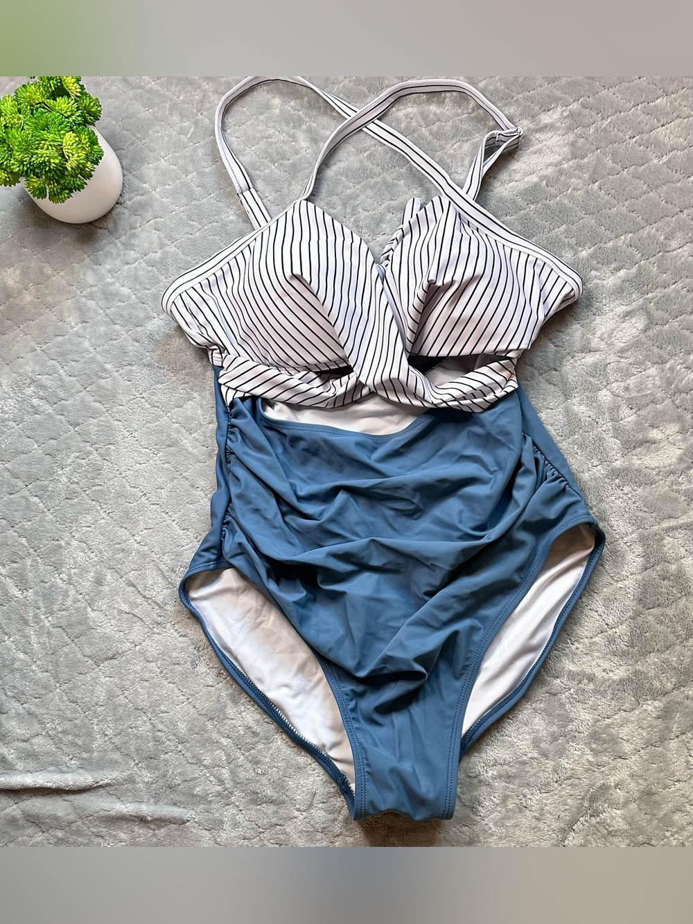🩵 Coastal Nautical Ruched One Piece Swimsuit Striped Twist Front Padded L